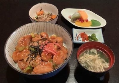 romahamasei,Pollo alla griglia con salsa teriyaki su riso